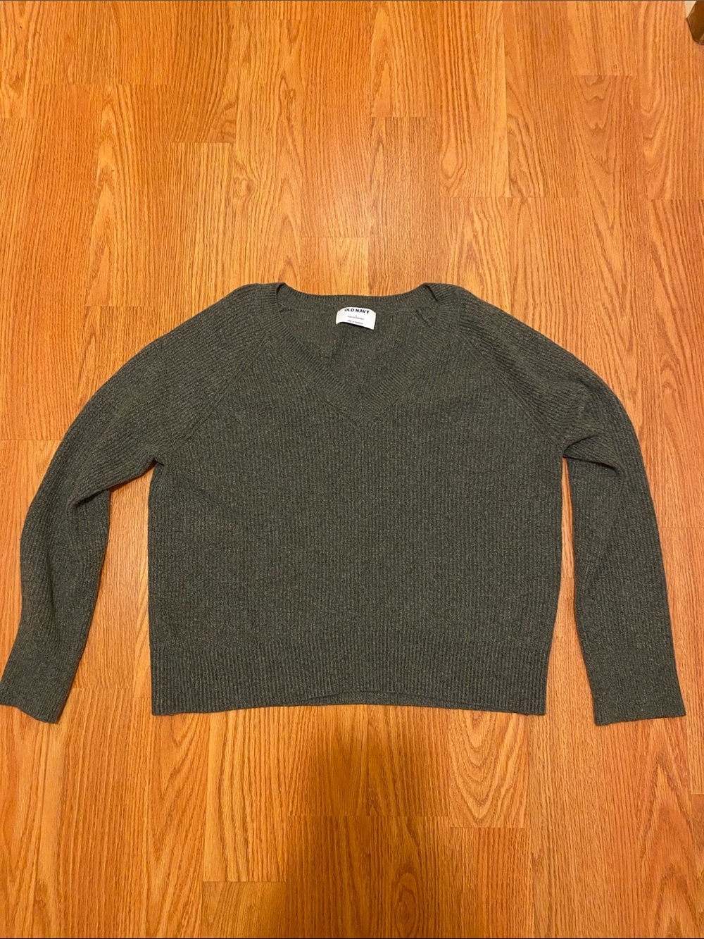 Old Navy Cozy V-Neck Women's Sweater in Dark Gray GUC, in Small